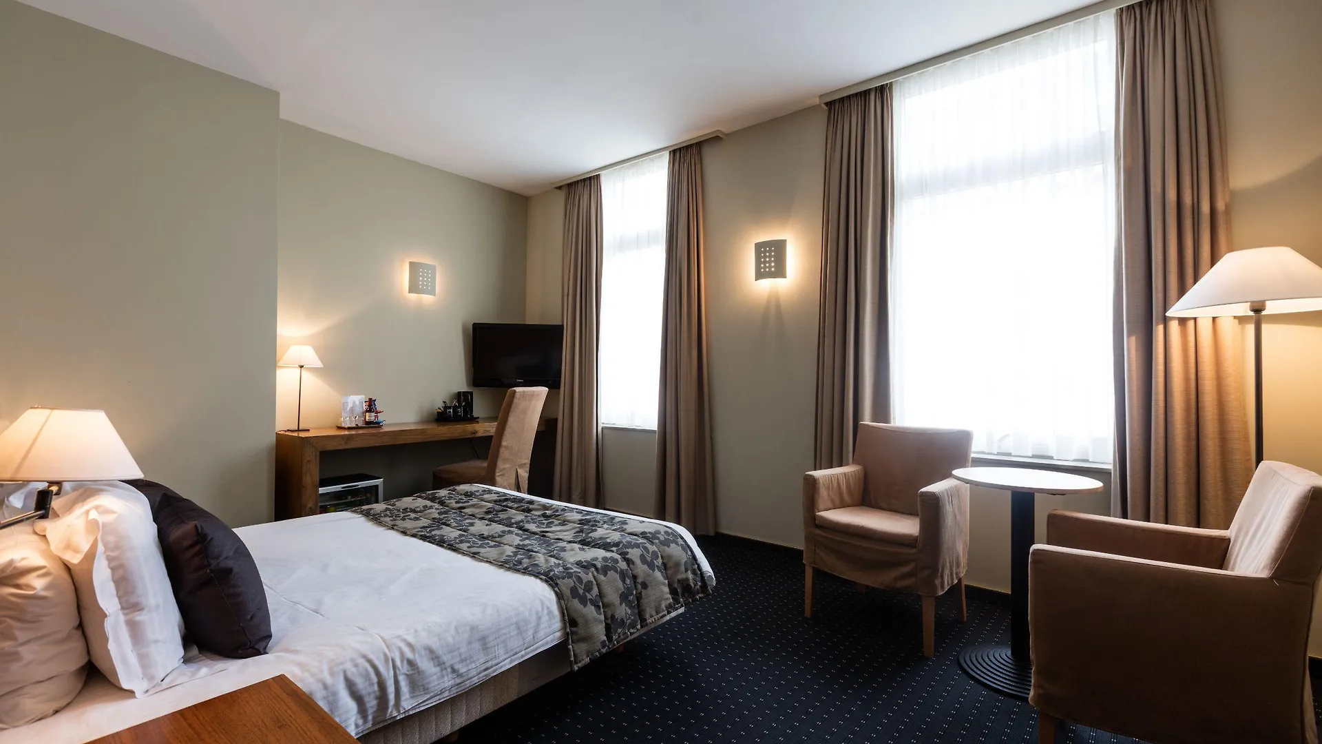 ****  Hotel De Flandre Gent Belçika